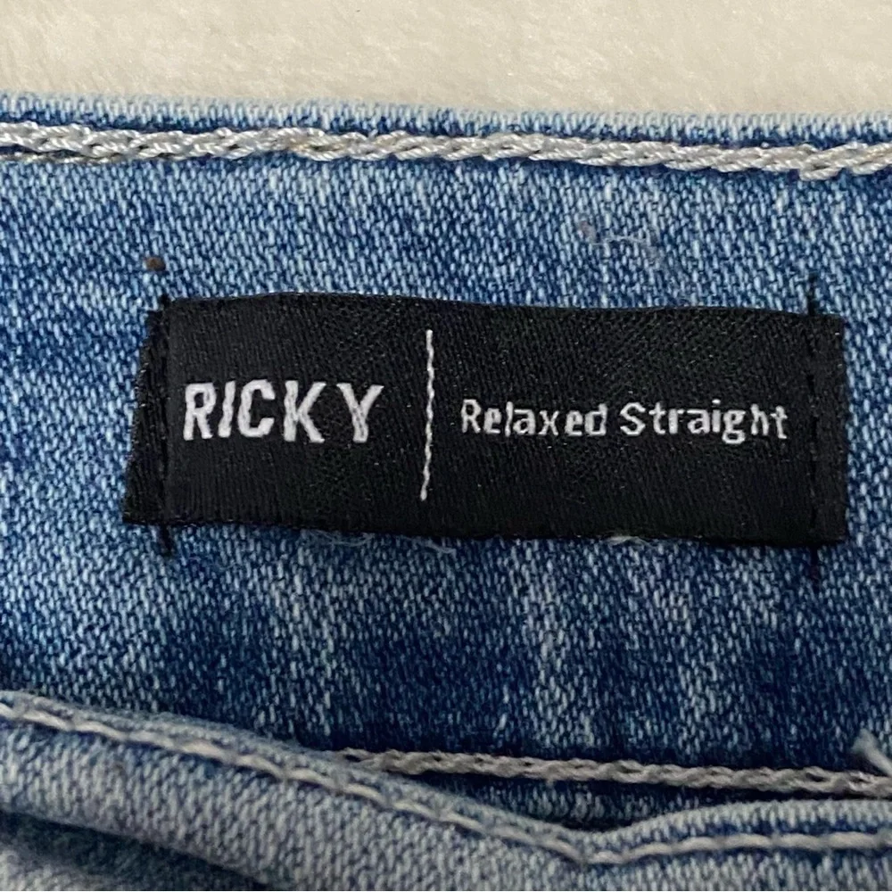 TRUE RELIGION / Mens Ricky Straight Leg Medium Washed Jeans Distressed Size 32